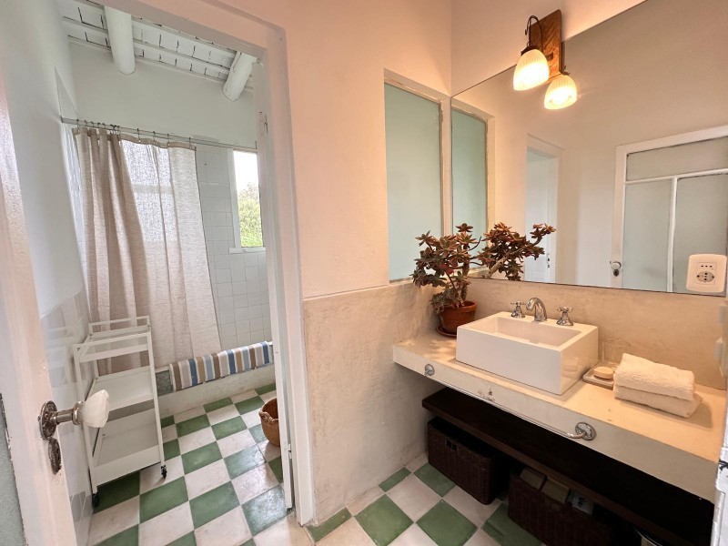 Casa amplia en venta y alquiler en el Quijote